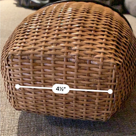 BNWOT Barr + Barr Wicker Bucket Bag - Picture 9 of 9